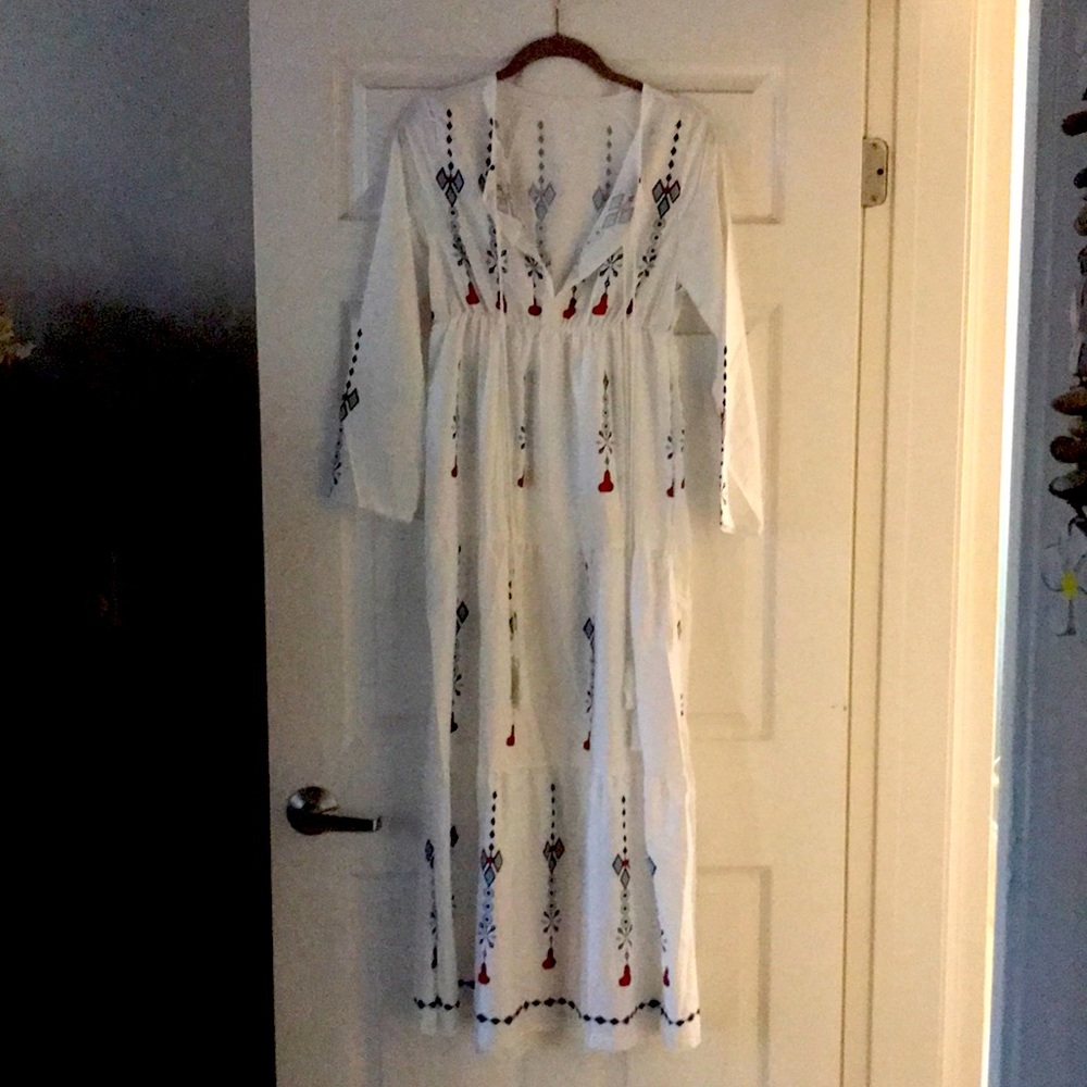 GREAT WHITE LIGHTWEIGHT DRESS - NWOT